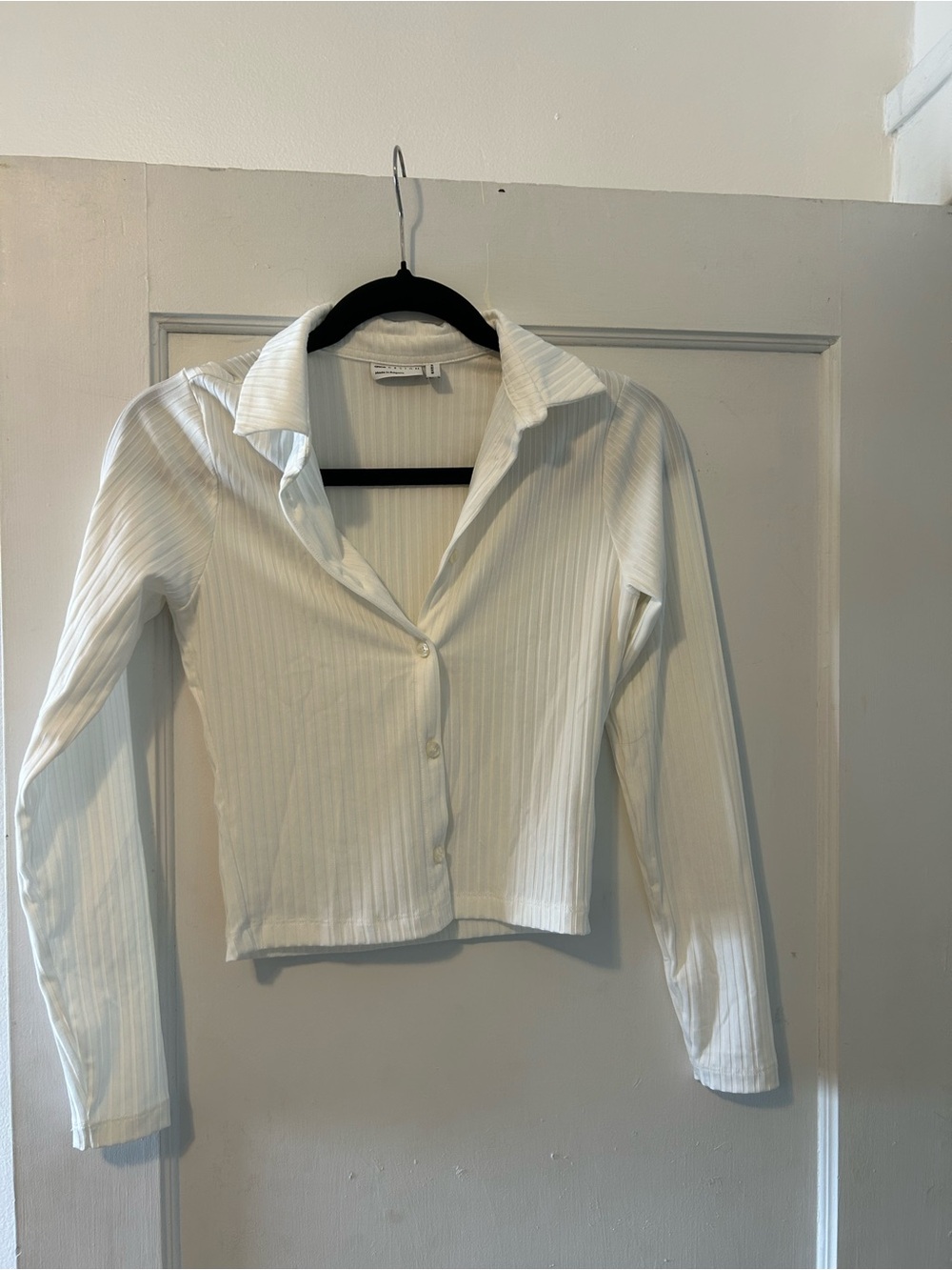 ASOS White Ribbed Long-Sleeve Cropped Button-Up Top
